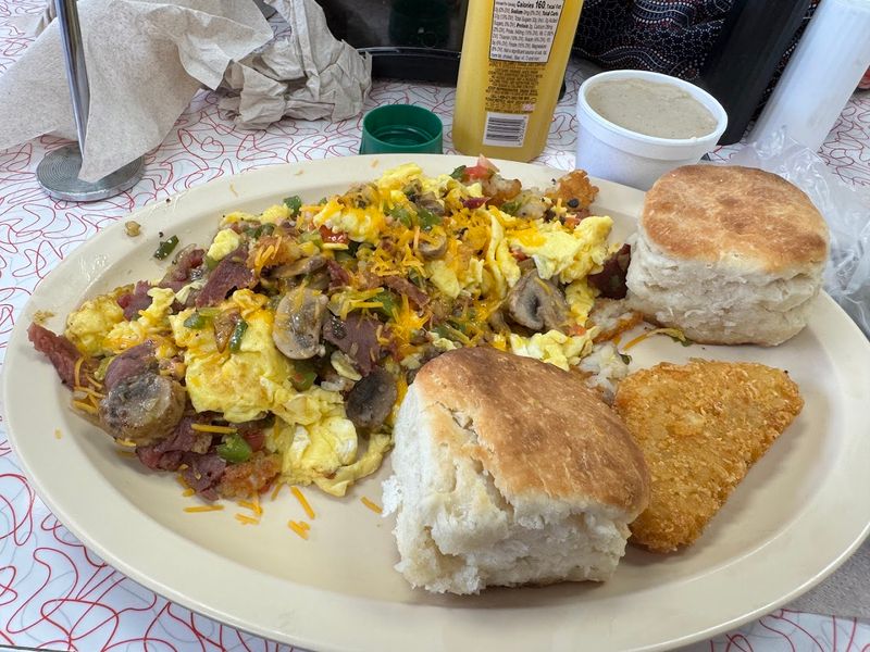 Omelettes Loaded With Flavor and Generous Portions