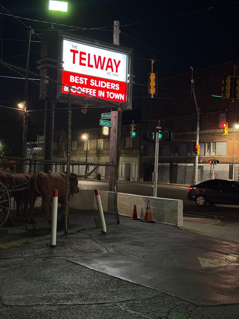 Open at 3 AM When Nothing Else Is Open at 3 AM When Nothing Else Is