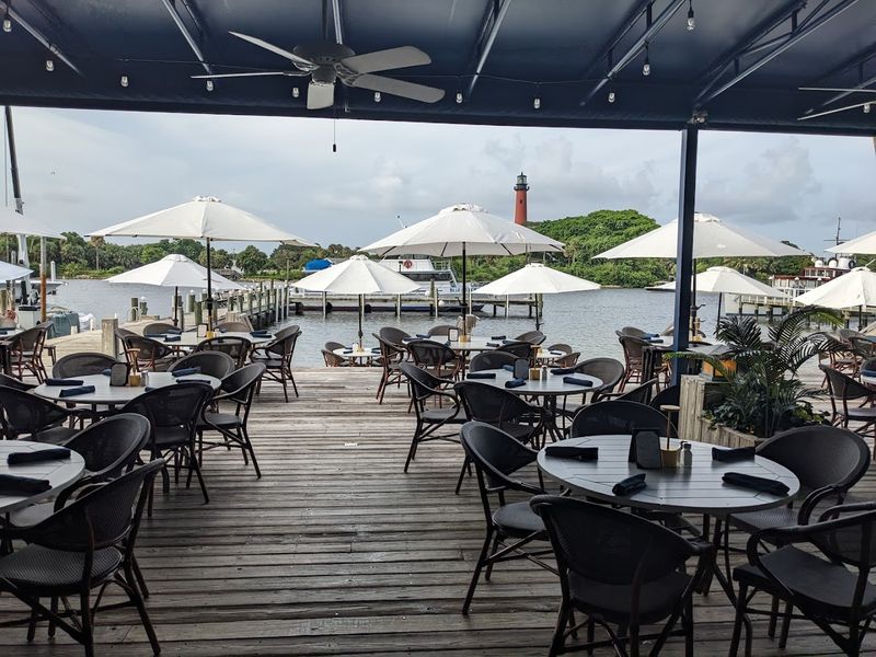 Outdoor Seating That Makes Every Meal Feel Like a Vacation