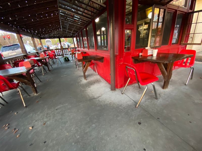 Outdoor Seating That Makes the Meal Even Better