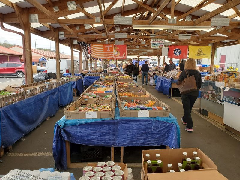 Outdoor Stalls With a Wild, Eclectic Energy Outdoor Stalls With a Wild, Eclectic Energy