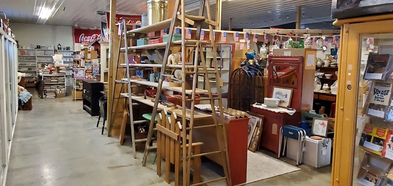 Outdoor Vendors Offering Classic Yard Sale Treasure Hunting