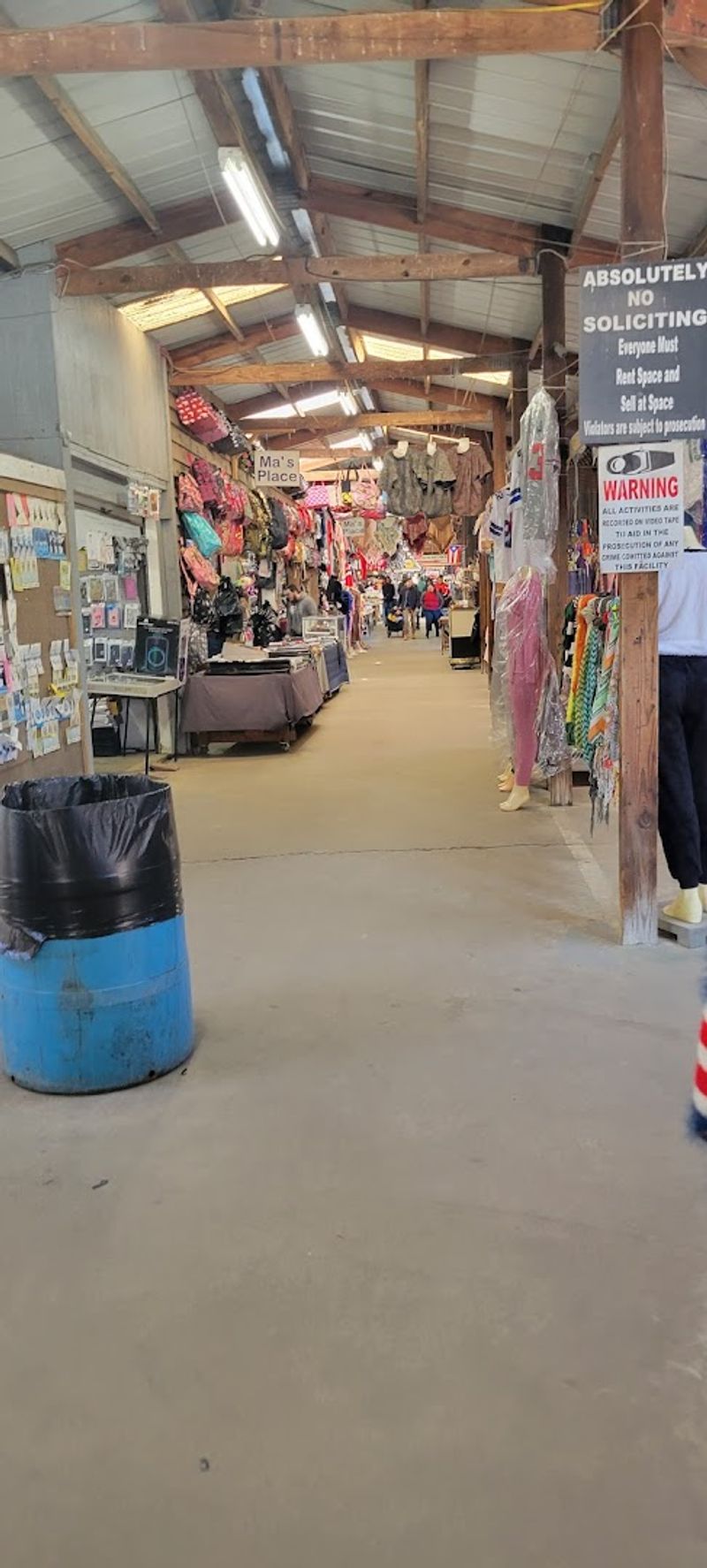 Outdoor and Indoor Shopping Spaces for Every Kind of Shopper