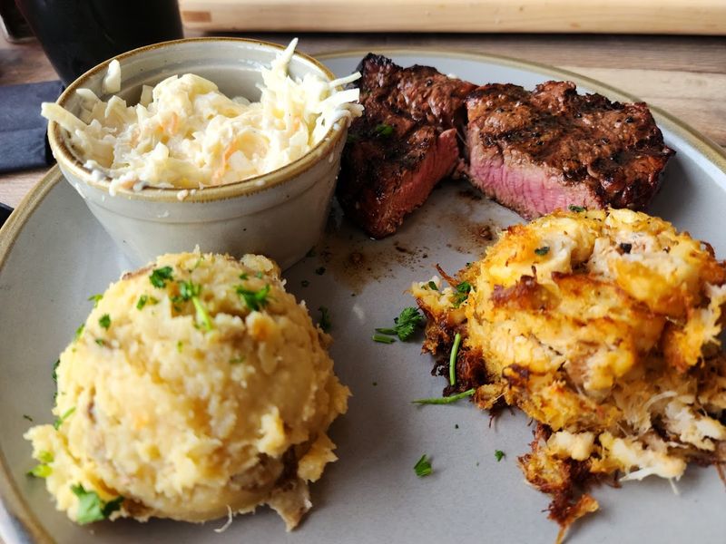 Outstanding Crab Cakes That Steal the Show