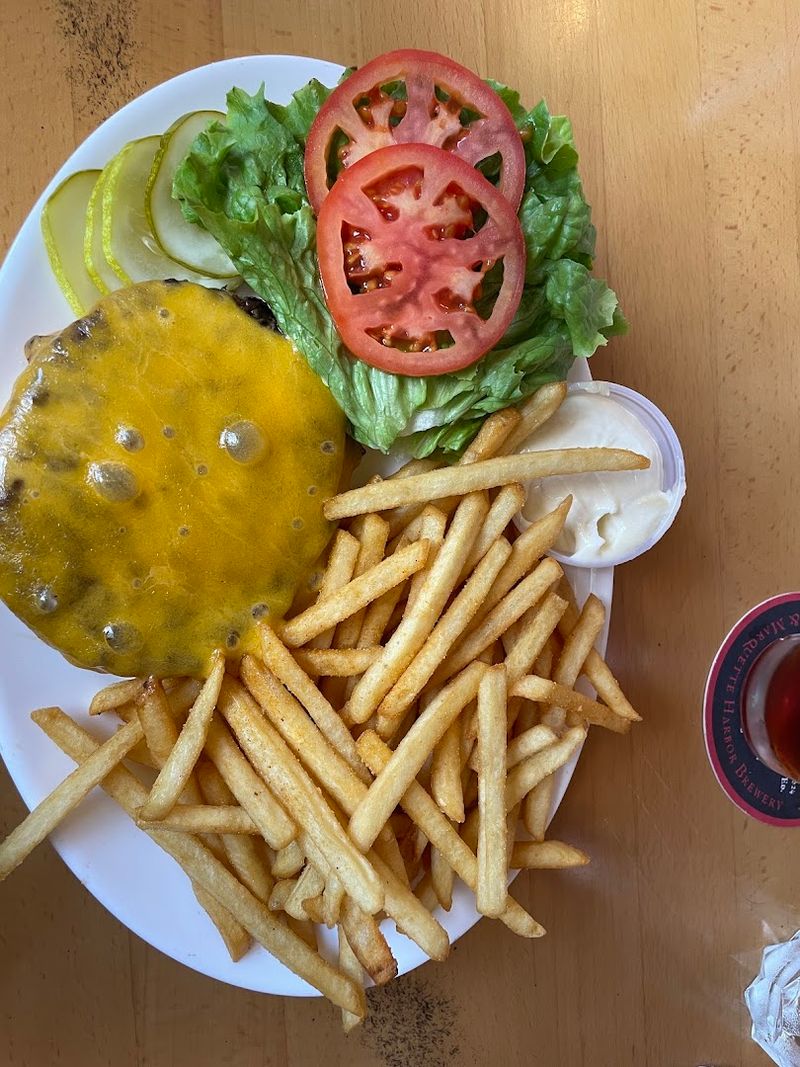 Paninis, Burgers, and Sandwiches Worth the Drive