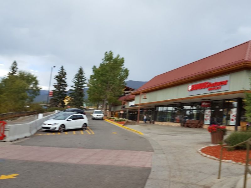Parking and Accessibility: Stress-Free From the Moment You Arrive