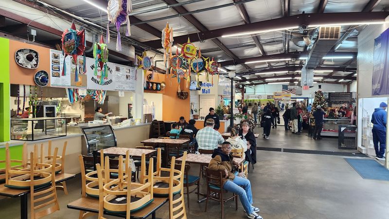 Peachtree Peddler's Flea Market & Antique Centre - McDonough, Georgia