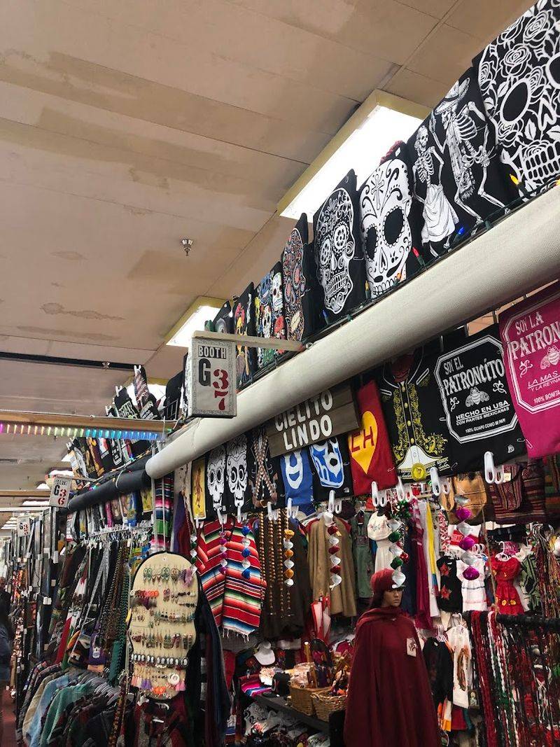 Peruvian Alpaca Crafts and International Goods That Surprise First-Timers