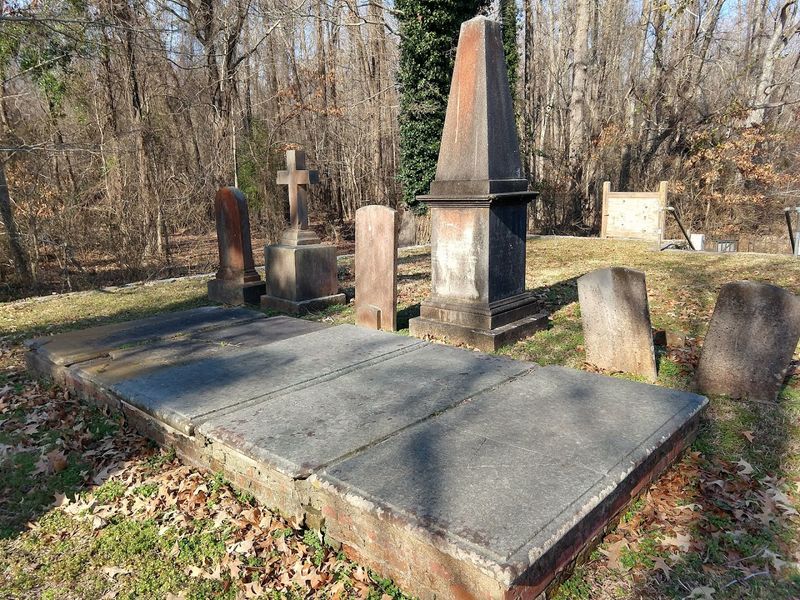 Pettigrew Family Cemetery Trail