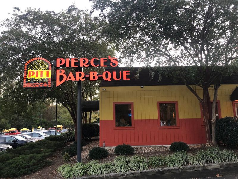 Pierce's Pitt Bar-B-Que - Williamsburg, Virginia