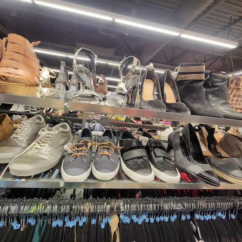 Pre-Owned Shoes at Wallet-Friendly Prices Pre-Owned Shoes at Wallet-Friendly Prices
