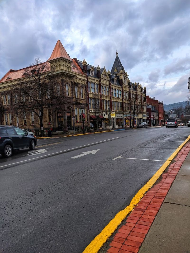 Proximity to State College Without the City Price Tag