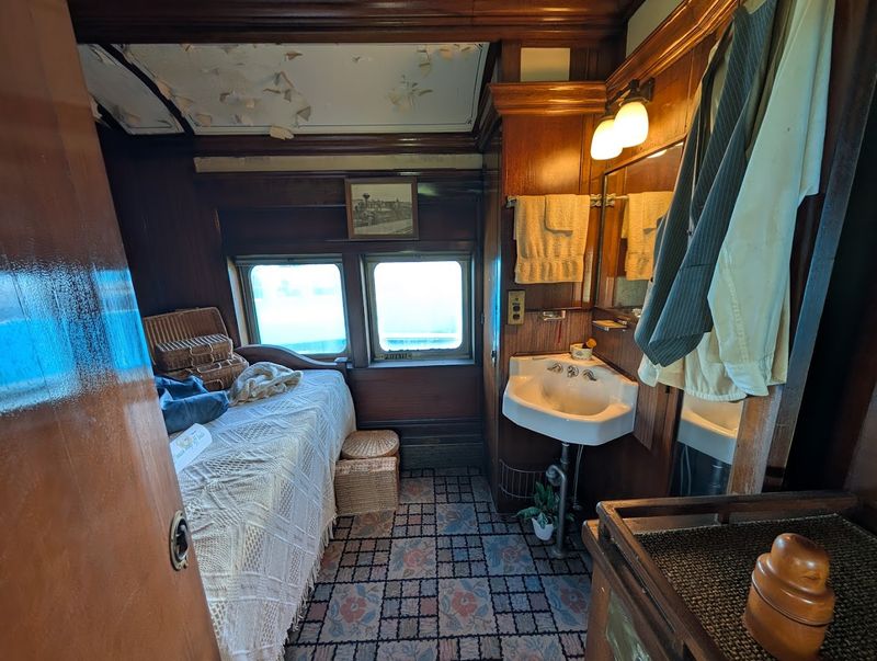 Pullman Car with Dining and Sleeping Sections