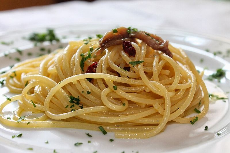 Quick pasta aglio e olio