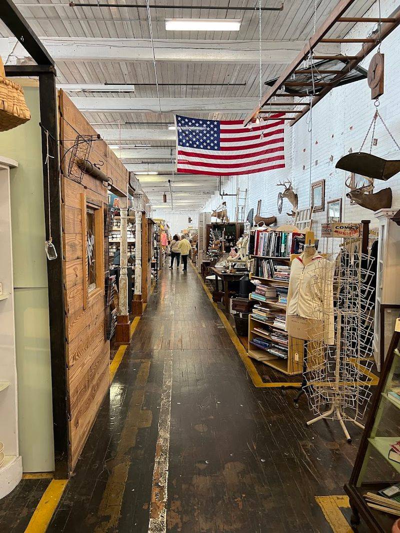 RV-Friendly Parking for Road-Tripping Treasure Hunters