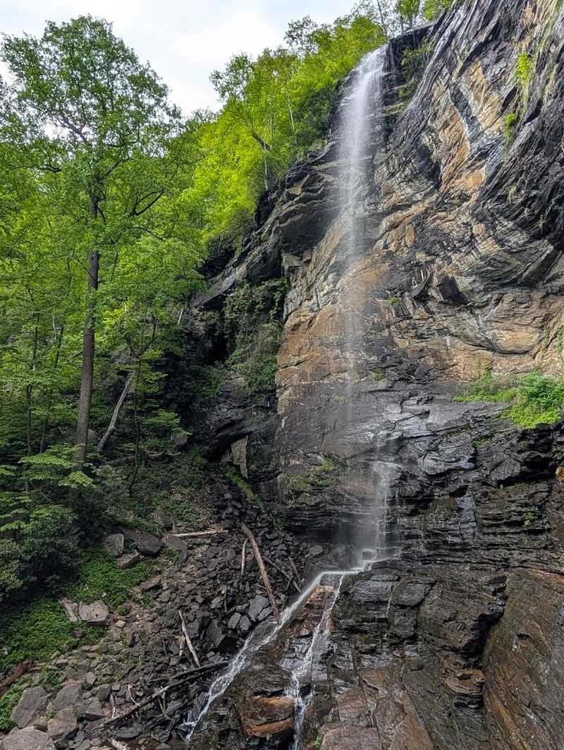 Rainbow Falls Trail: A Rewarding Uphill Challenge