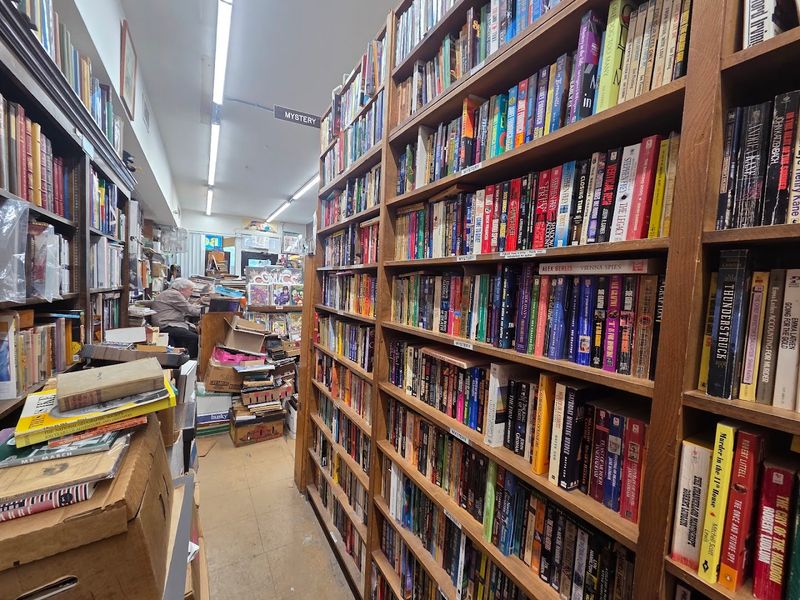 Ray: The Bookseller Who Makes the Experience