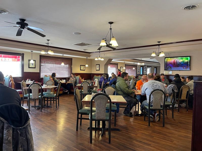 Red Apple Family Restaurant - Maryville, Illinois Red Apple Family Restaurant - Maryville, Illinois