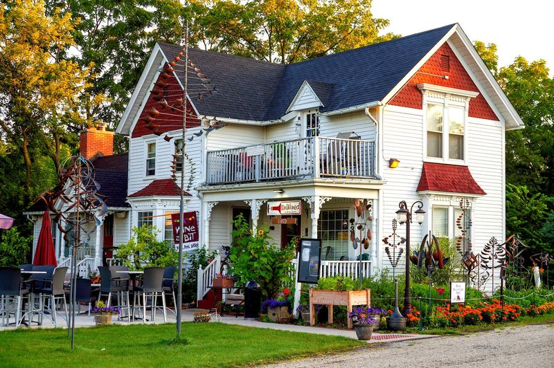 Restaurants and Cafes With Serious Charm