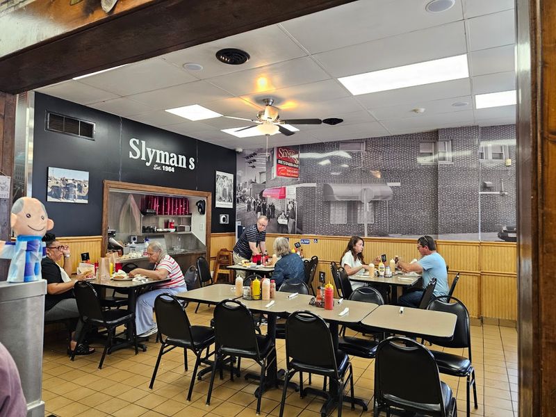 Retro Diner Atmosphere That Feels Like Home