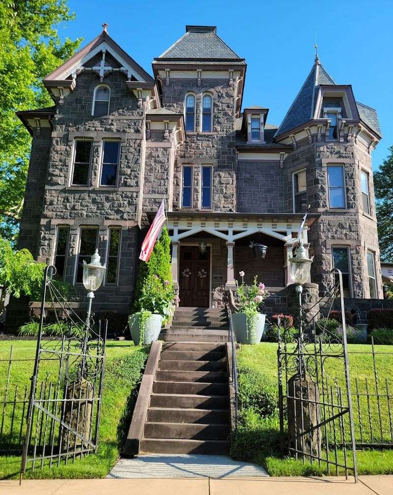Rich Victorian Architecture Worth Admiring Every Day