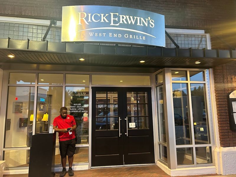 Rick Erwin Himself Stops by Your Table Rick Erwin Himself Stops by Your Table