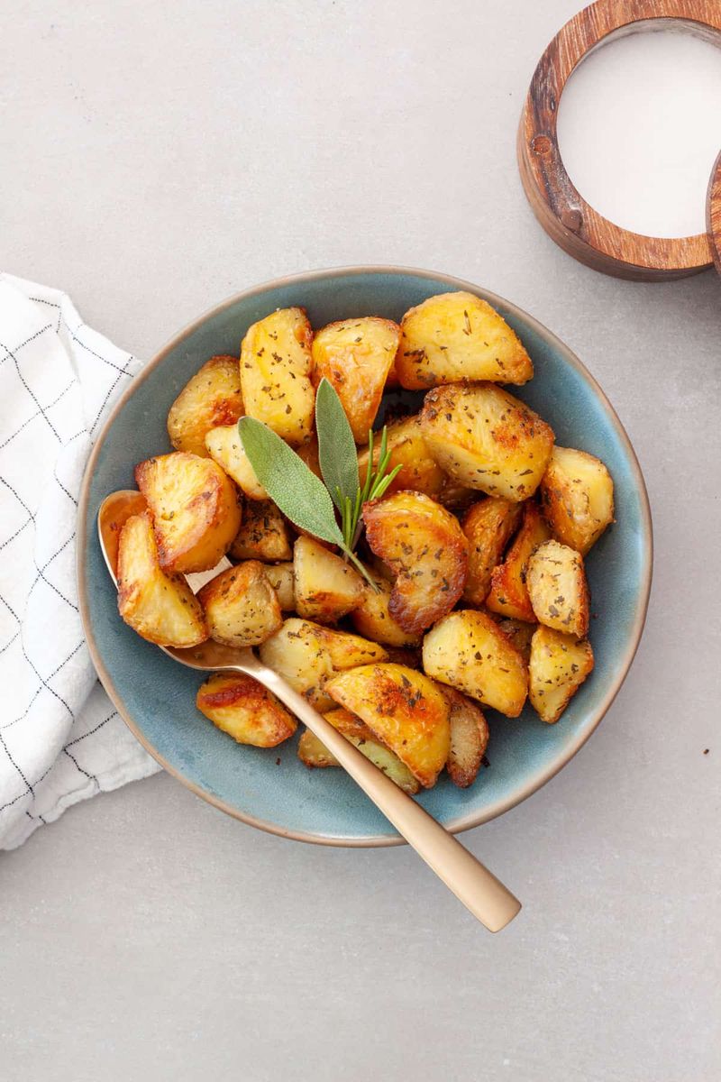 Roasted potatoes and herbs