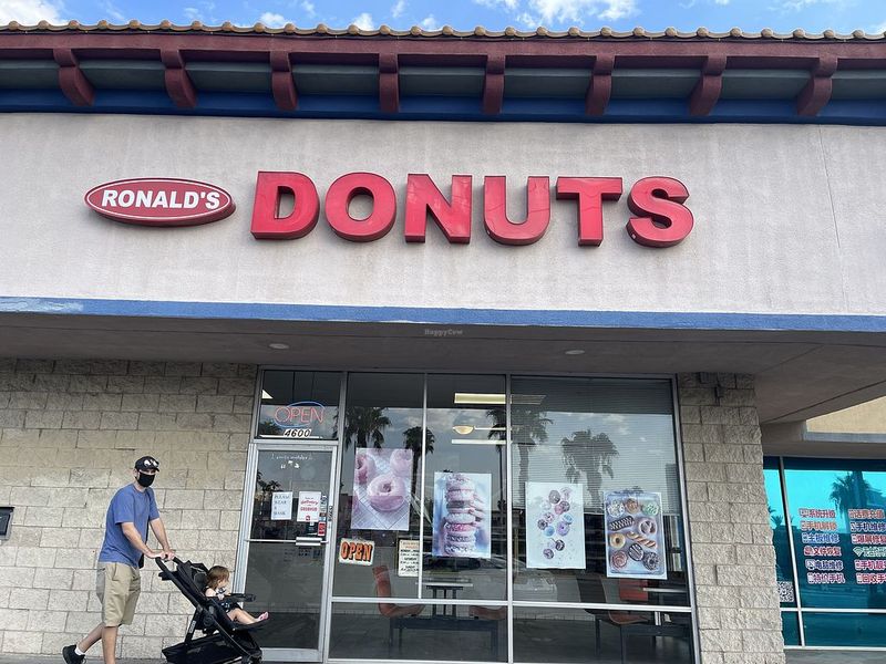 Ronald's Donuts - Las Vegas, Nevada