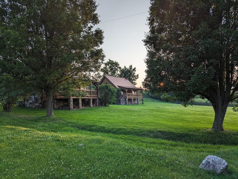 Rustic-Chic Cabins for an Overnight Stay