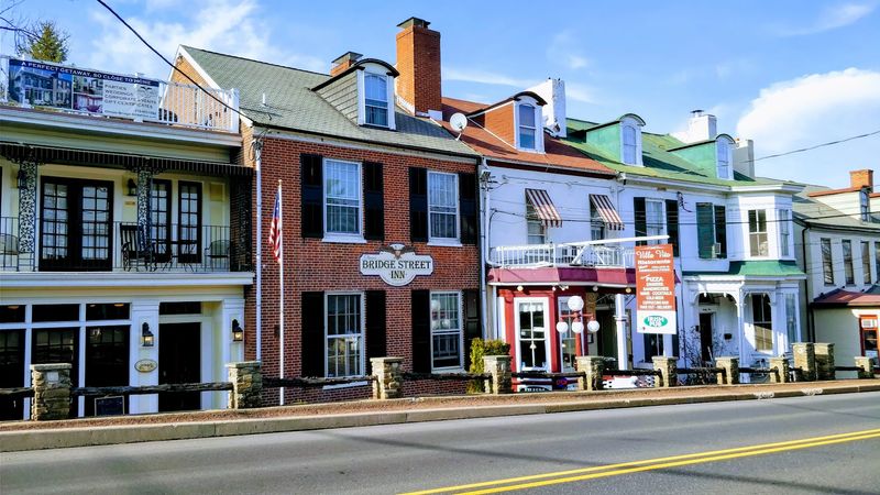 Safe, Walkable Small-Town Feel Safe, Walkable Small-Town Feel