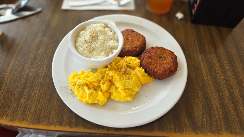 Salmon Croquettes That Bring Southern Soul to California Salmon Croquettes That Bring Southern Soul to California