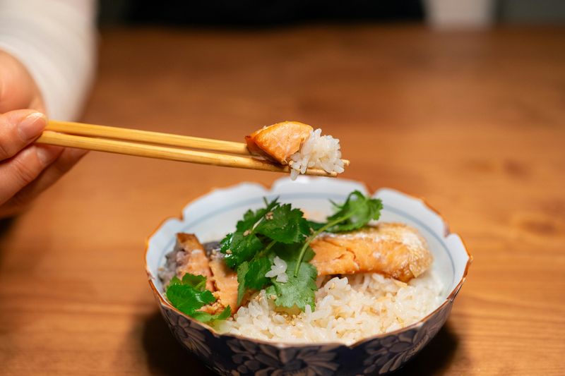 Salmon rice bowl