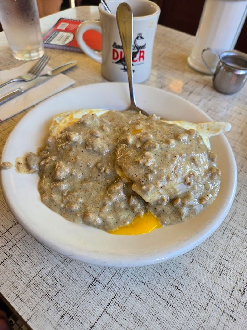 Sausage Gravy and Biscuits Done the Right Way