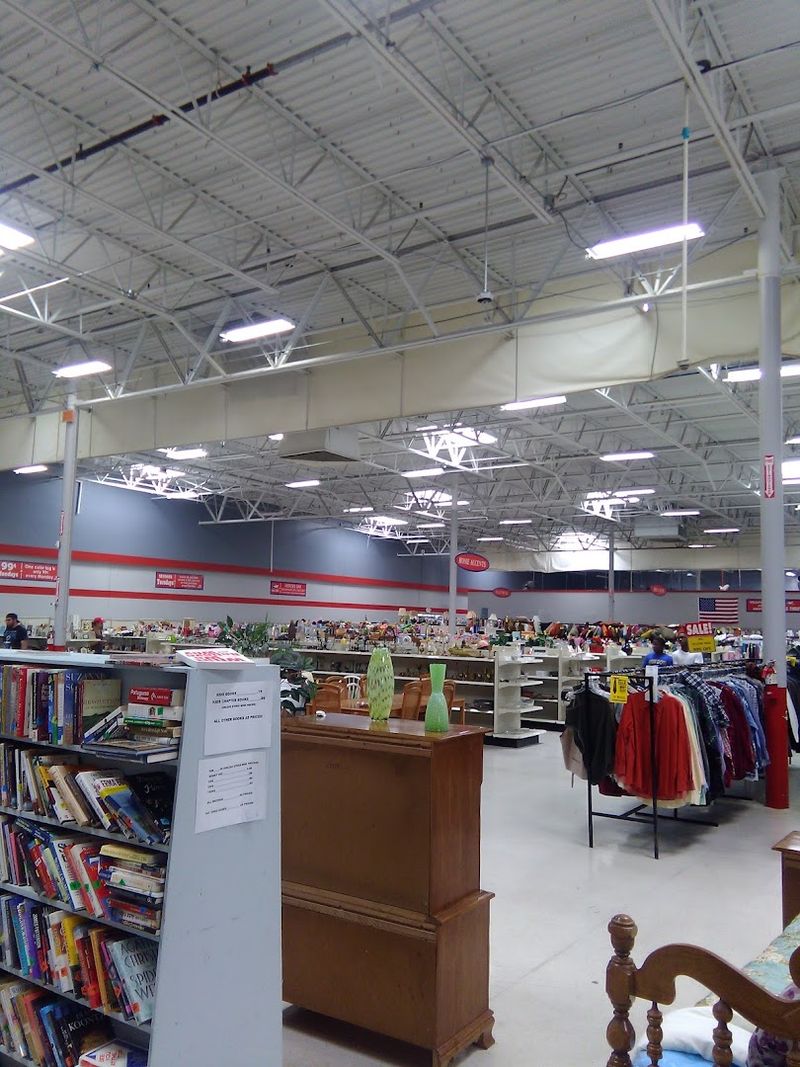 Seasonal and Halloween Items That Draw Big Crowds