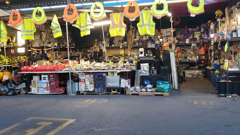 Selling Your Own Stuff Has Never Been This Affordable or Easy