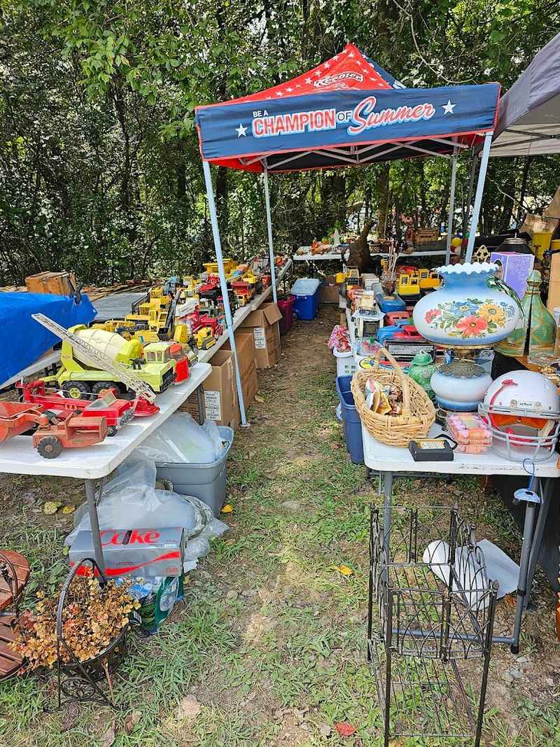 Selling Your Own Stuff Is Easy Here