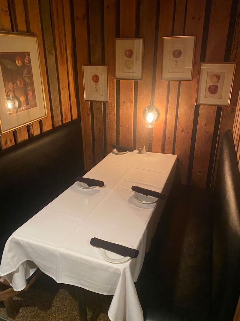 Semi-Private Booths That Make Every Table Feel Intimate
