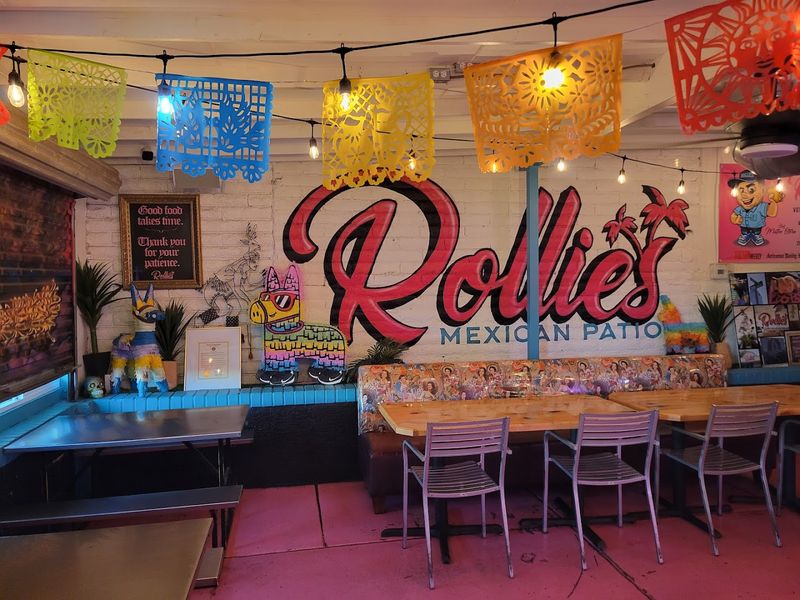 Service That Makes Visitors Feel Like Regulars