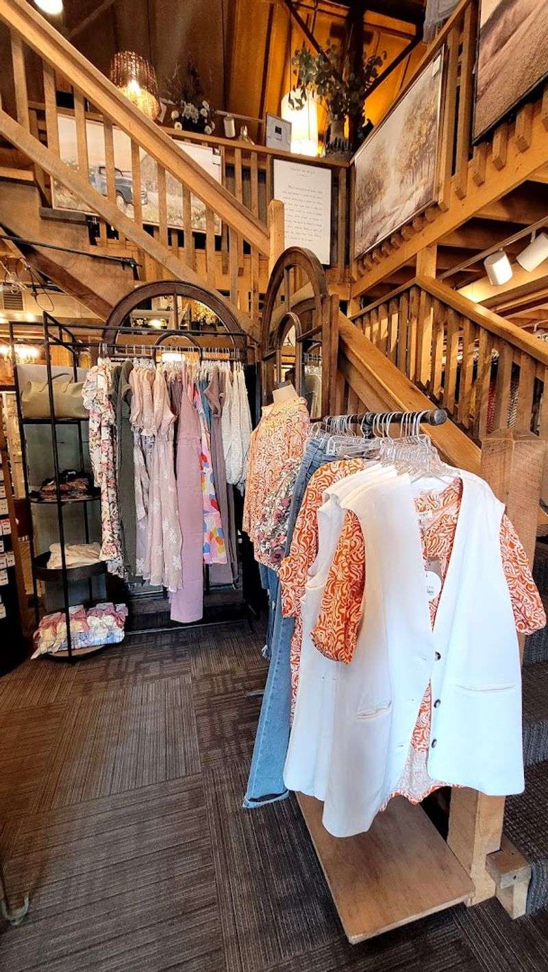 Sheiyah Style Boutique Inside the Barn