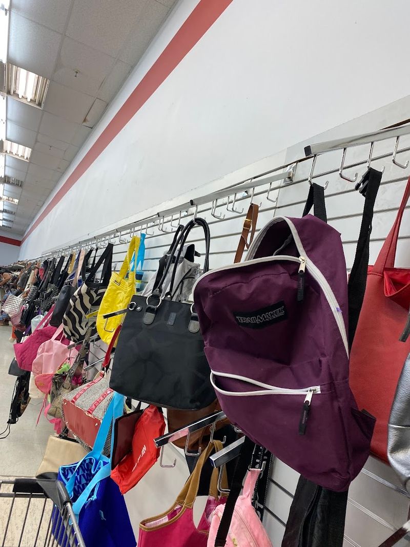 Shoes, Bags, Hats, and Accessories Have Their Own Best Shopping Day Shoes, Bags, Hats, and Accessories Have Their Own Best Shopping Day