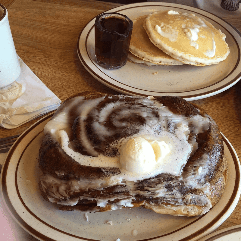 Signature Cinnamon Rolls Worth Waking Up For Signature Cinnamon Rolls Worth Waking Up For