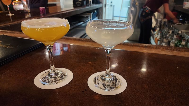 Signature Cocktails and Seasonal Drinks That Impress