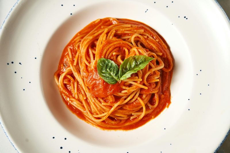 Simple Pasta with Tomato Sauce