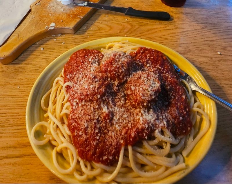 Spaghetti That Keeps People Driving Hours to Get Here Spaghetti That Keeps People Driving Hours to Get Here