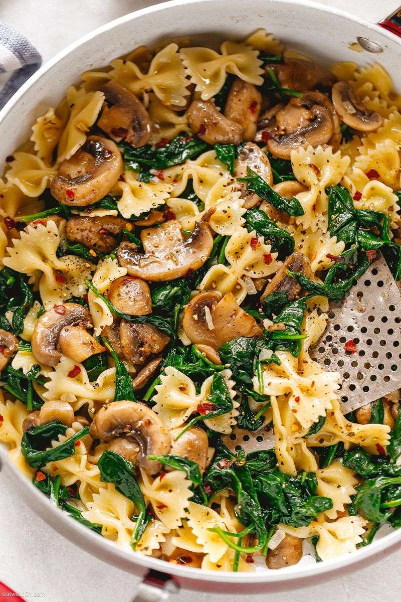 Spinach and mushroom pasta