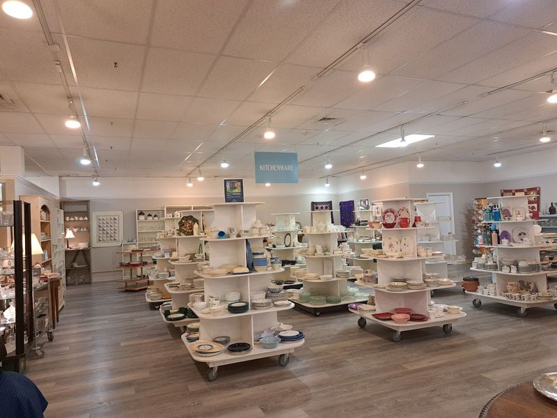 Spotlessly Clean and Beautifully Organized Spotlessly Clean and Beautifully Organized