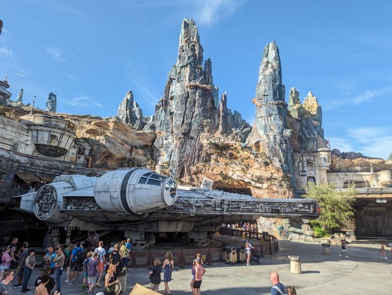 Star Wars: Galaxy's Edge Land Experience