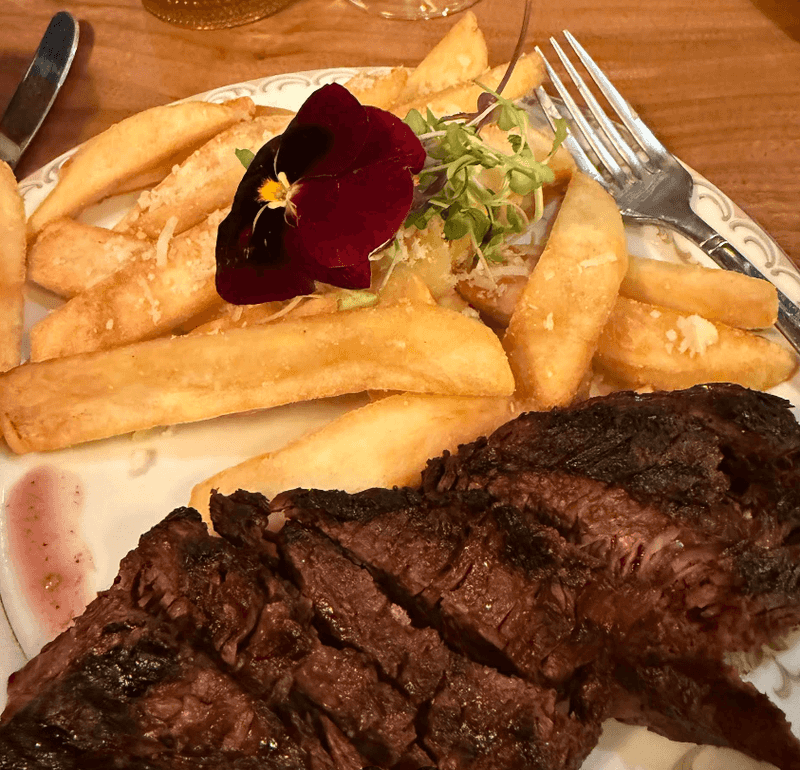Steak Frites: A Generous, Flavor-Packed Dinner Winner