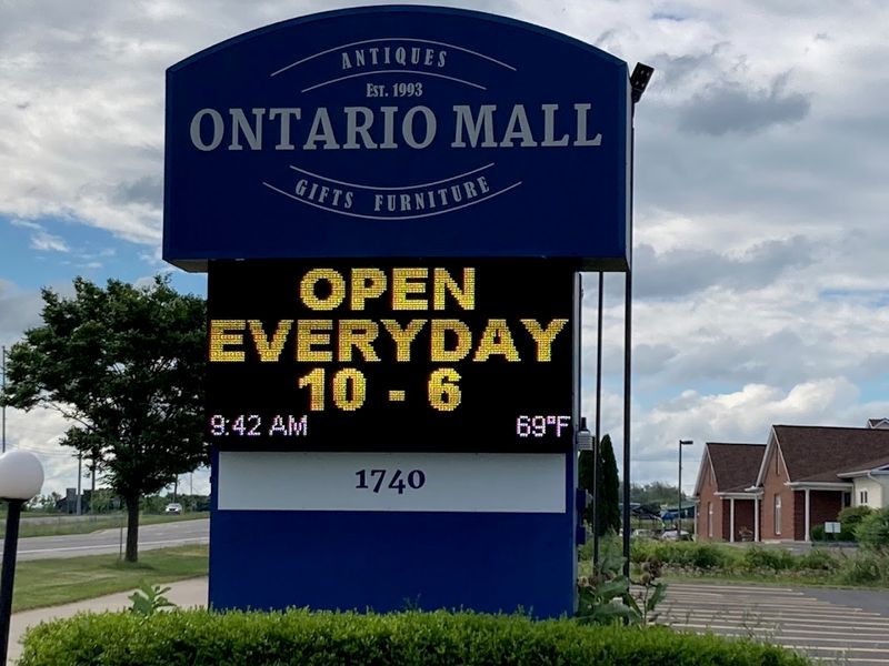 Store Hours and Location Make It Easy to Visit