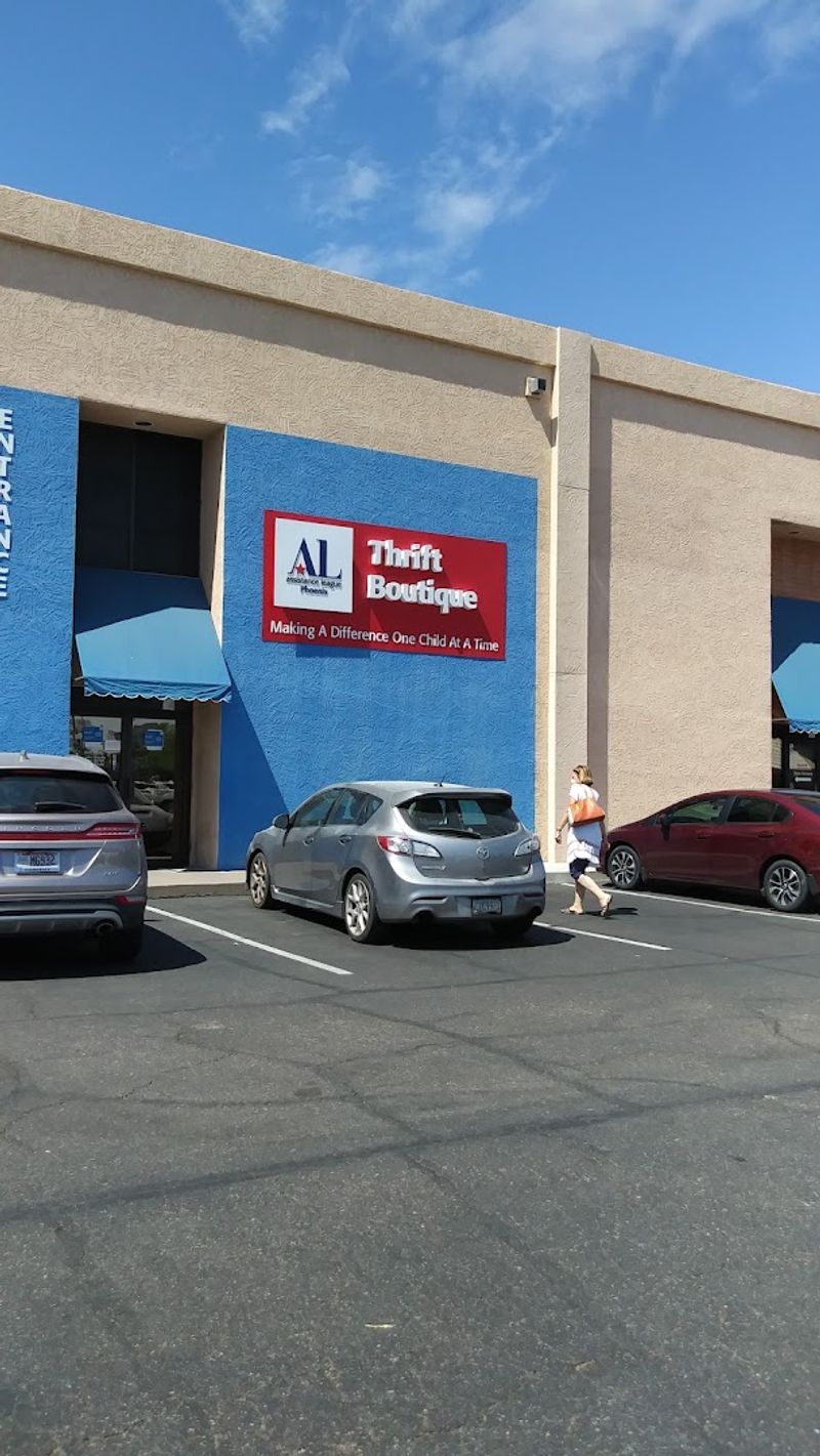 Store Hours and When to Plan Your Visit